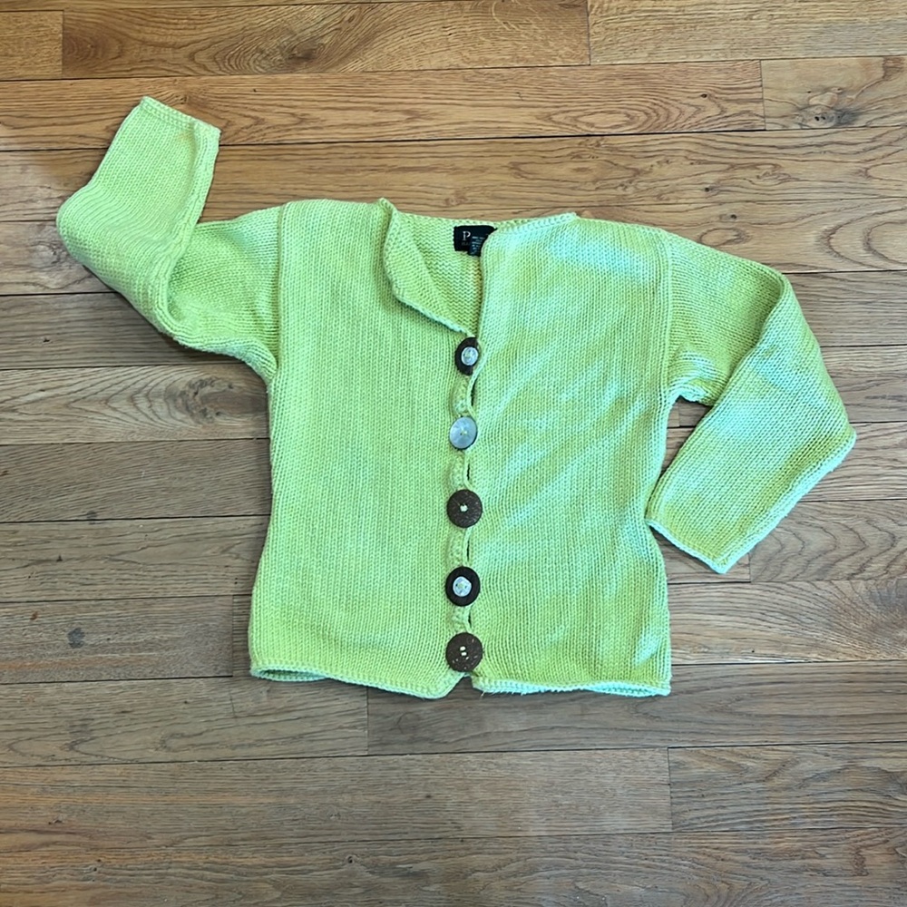 Chartreuse cotton knitted sweater with eclectic buttons